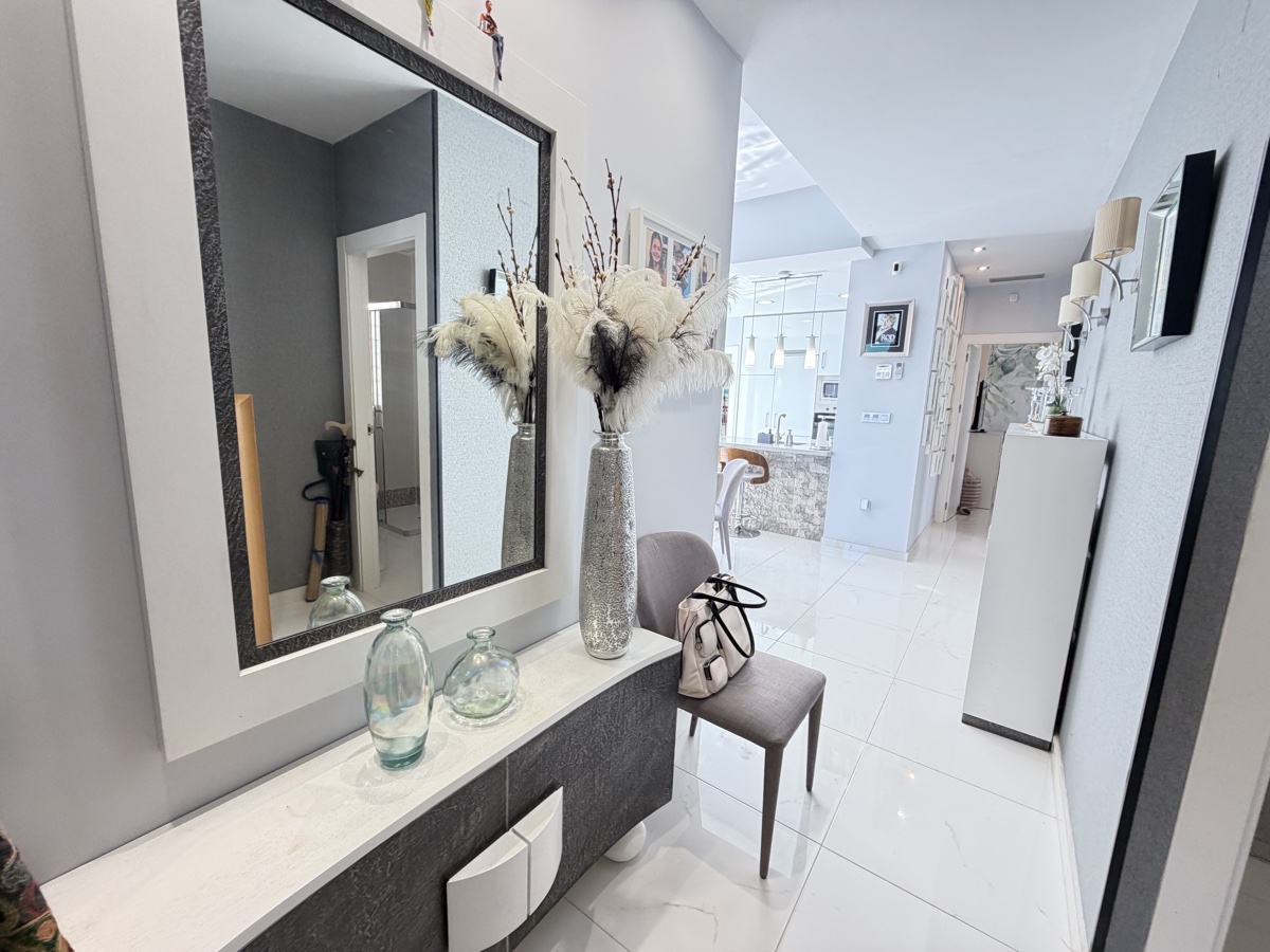 For sale - 3 Bedroom 2 Bathroom Villa in Villamartin - , Villamartin, Alicante, Spain - Alicante