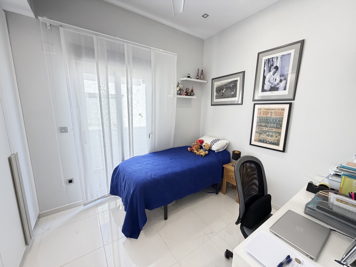 For sale - 3 Bedroom 2 Bathroom Villa in Villamartin - , Villamartin, Alicante, Spain - Alicante