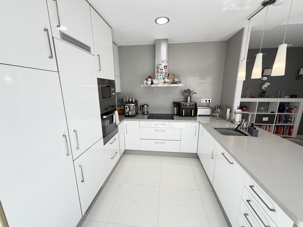 For sale - 3 Bedroom 2 Bathroom Villa in Villamartin - , Villamartin, Alicante, Spain - Alicante