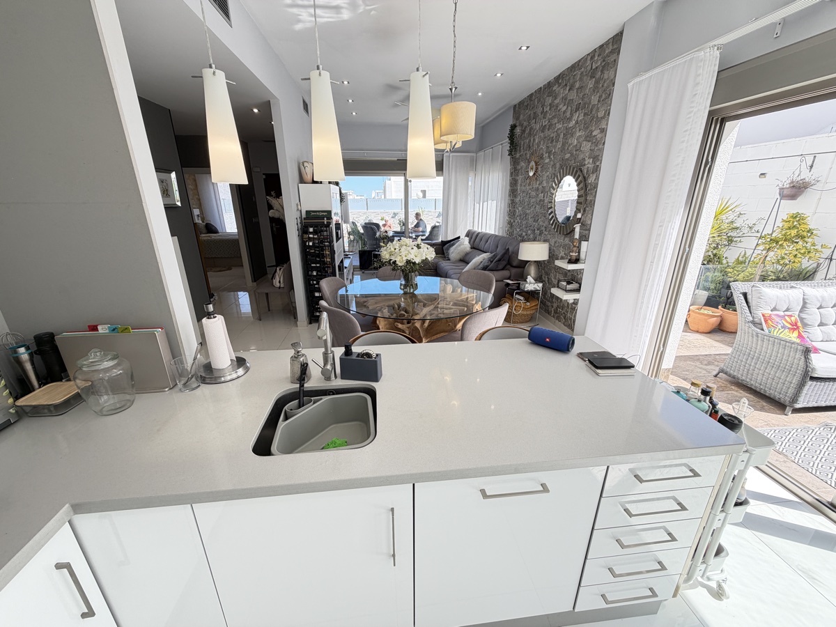 For sale - 3 Bedroom 2 Bathroom Villa in Villamartin - , Villamartin, Alicante, Spain - Alicante