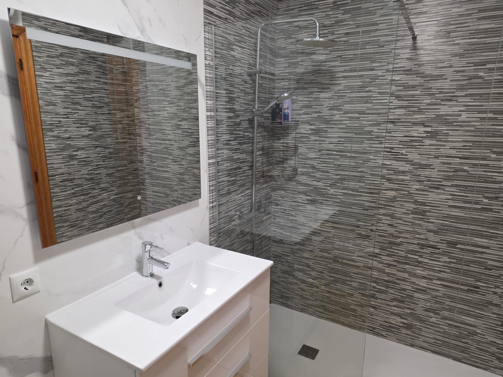 For sale - 2 Bedroom 1 Bathroom Apartment in Villamartin - , Villamartin, Alicante, Spain - Alicante