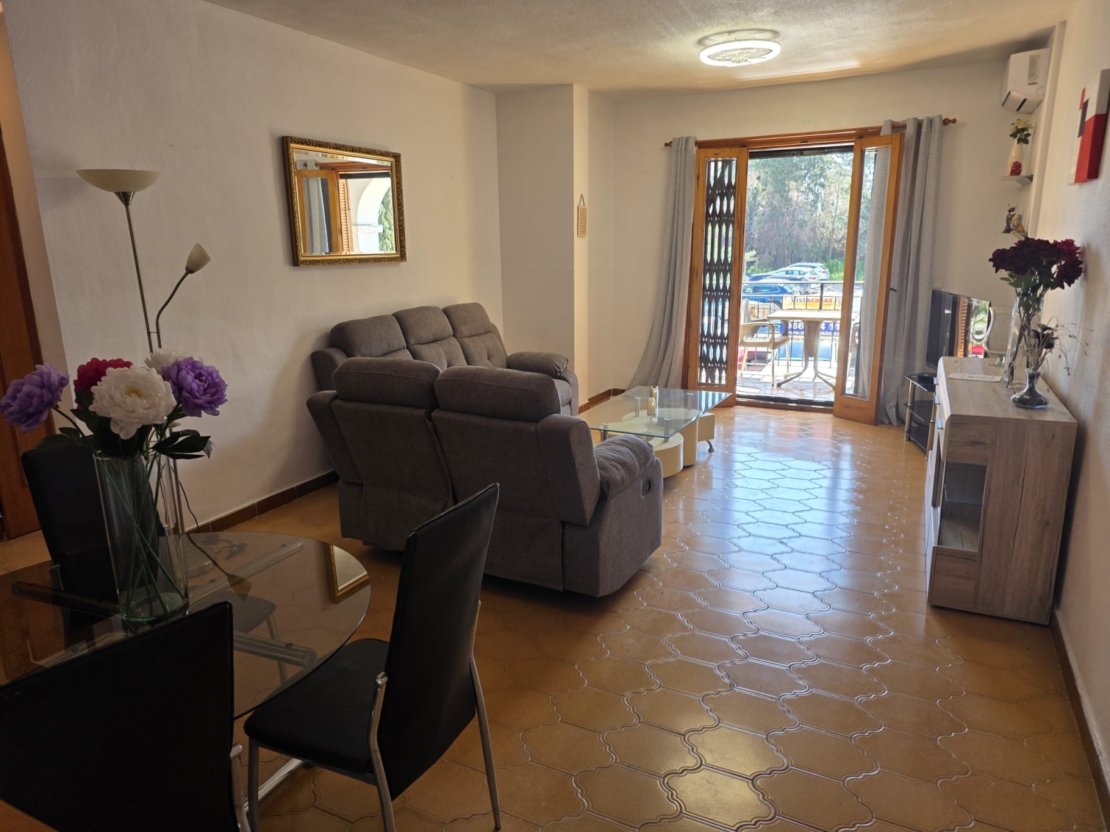For sale - 2 Bedroom 1 Bathroom Apartment in Villamartin - , Villamartin, Alicante, Spain - Alicante
