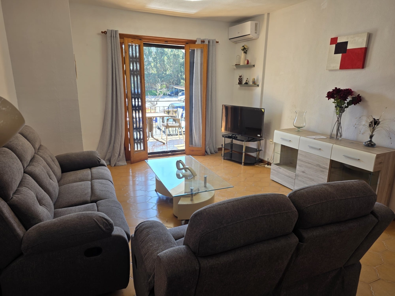 For sale - 2 Bedroom 1 Bathroom Apartment in Villamartin - , Villamartin, Alicante, Spain - Alicante