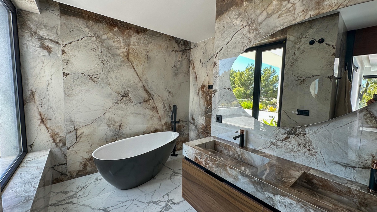 For sale - 4 Bedroom 6 Bathroom Villa in Villamartin - , Villamartin, Alicante, Spain - Alicante