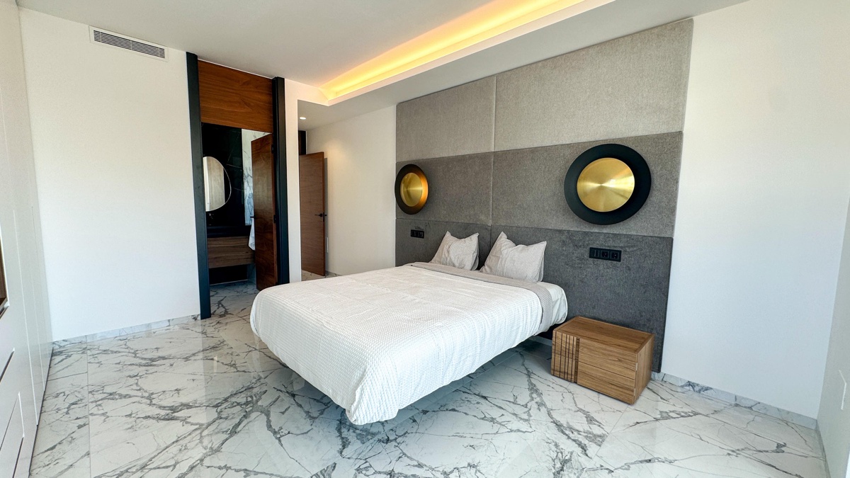 For sale - 4 Bedroom 6 Bathroom Villa in Villamartin - , Villamartin, Alicante, Spain - Alicante