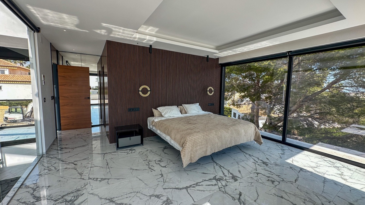 For sale - 4 Bedroom 6 Bathroom Villa in Villamartin - , Villamartin, Alicante, Spain - Alicante