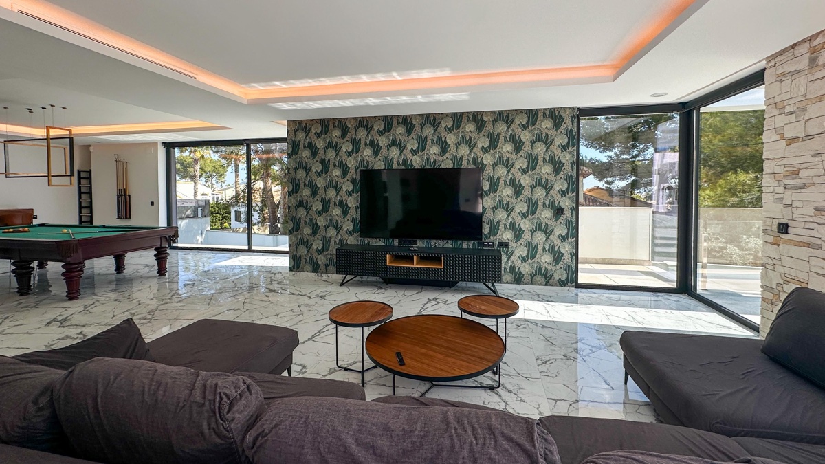 For sale - 4 Bedroom 6 Bathroom Villa in Villamartin - , Villamartin, Alicante, Spain - Alicante