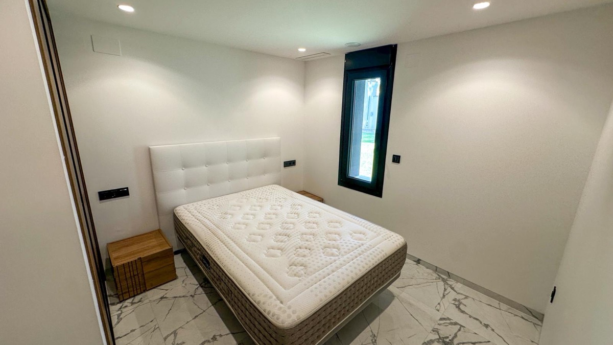 For sale - 4 Bedroom 6 Bathroom Villa in Villamartin - , Villamartin, Alicante, Spain - Alicante