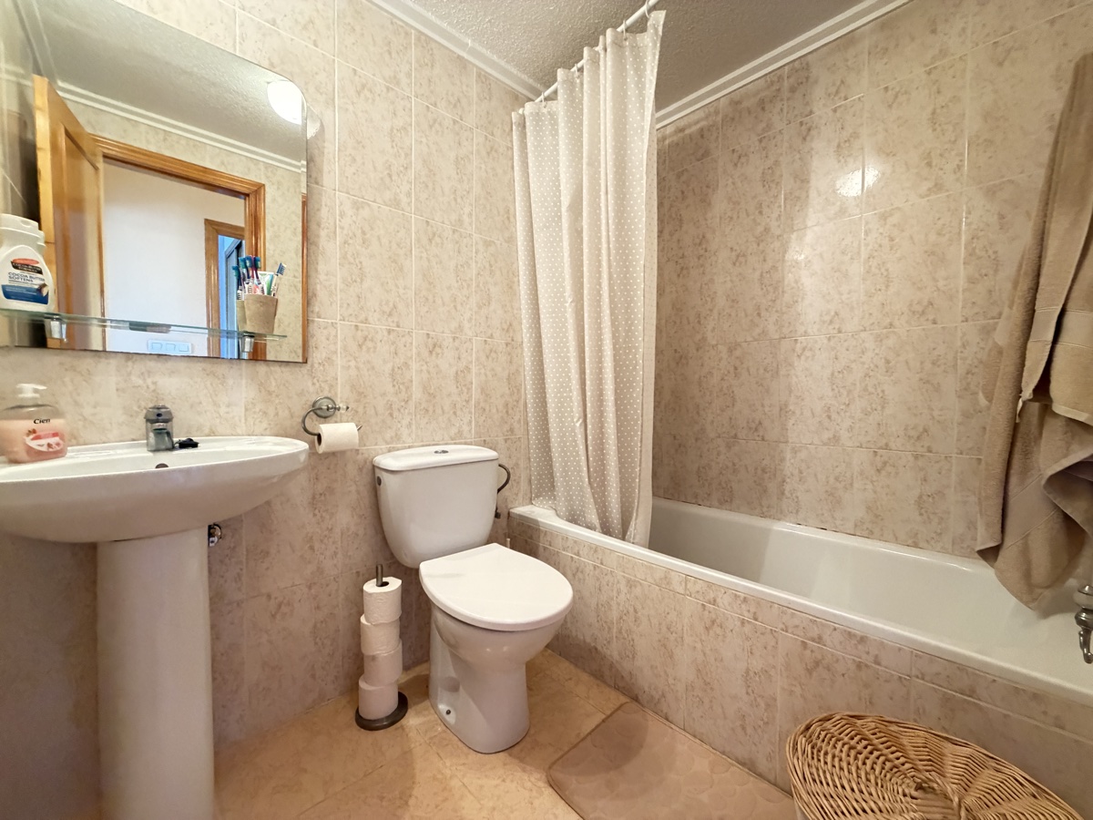 For sale - 2 Bedroom 1 Bathroom Apartment in Villamartin - , Villamartin, Alicante, Spain - Alicante