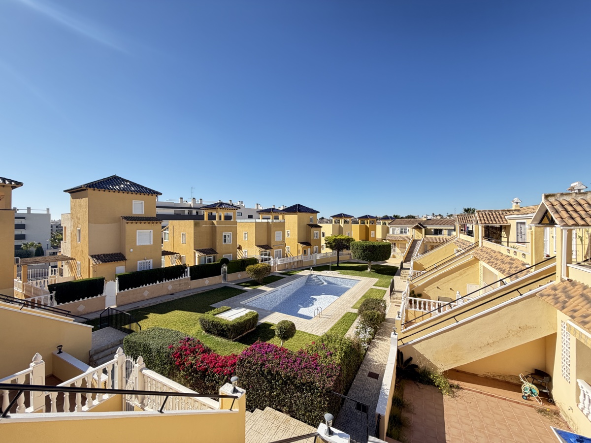 For sale - 2 Bedroom 1 Bathroom Apartment in Villamartin - , Villamartin, Alicante, Spain - Alicante