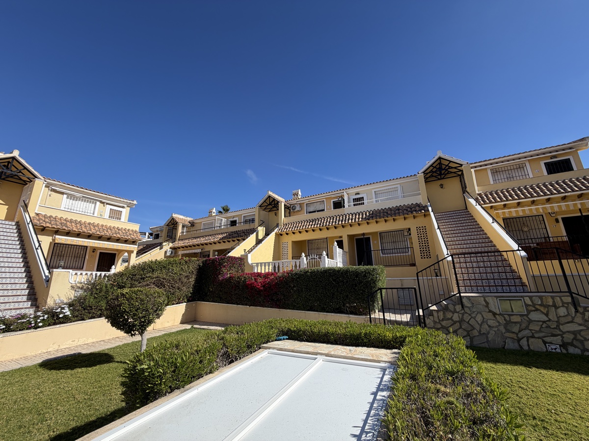 For sale - 2 Bedroom 1 Bathroom Apartment in Villamartin - , Villamartin, Alicante, Spain - Alicante