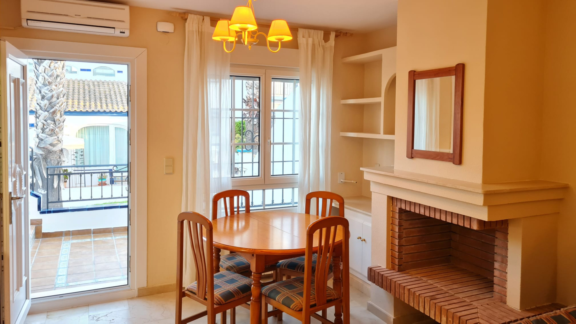 For sale - 2 Bedroom 1 Bathroom Bungalow in Villamartin - Costa Blanca  - Alicante