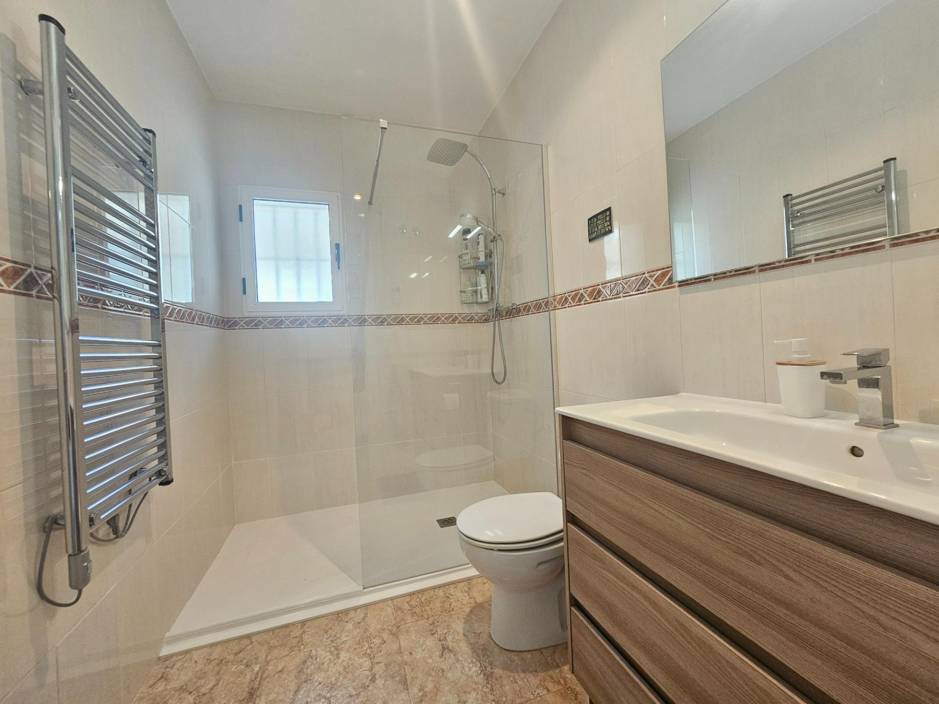 For sale - 3 Bedroom 2 Bathroom Villa in Benijofar - Benimar 3  - Alicante