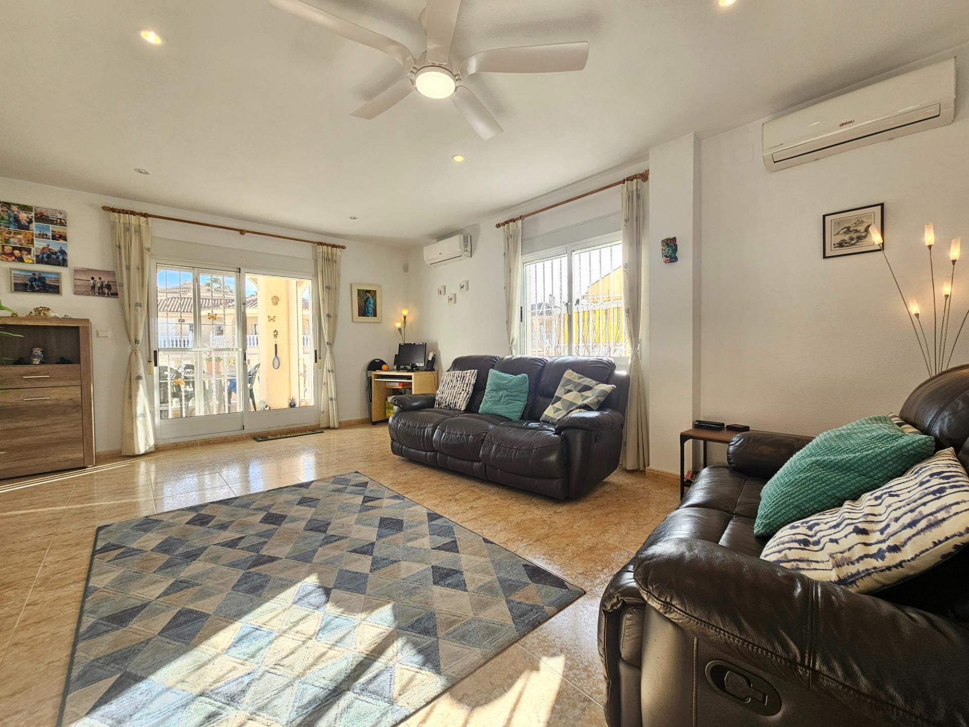 For sale - 3 Bedroom 2 Bathroom Villa in Benijofar - Benimar 3  - Alicante