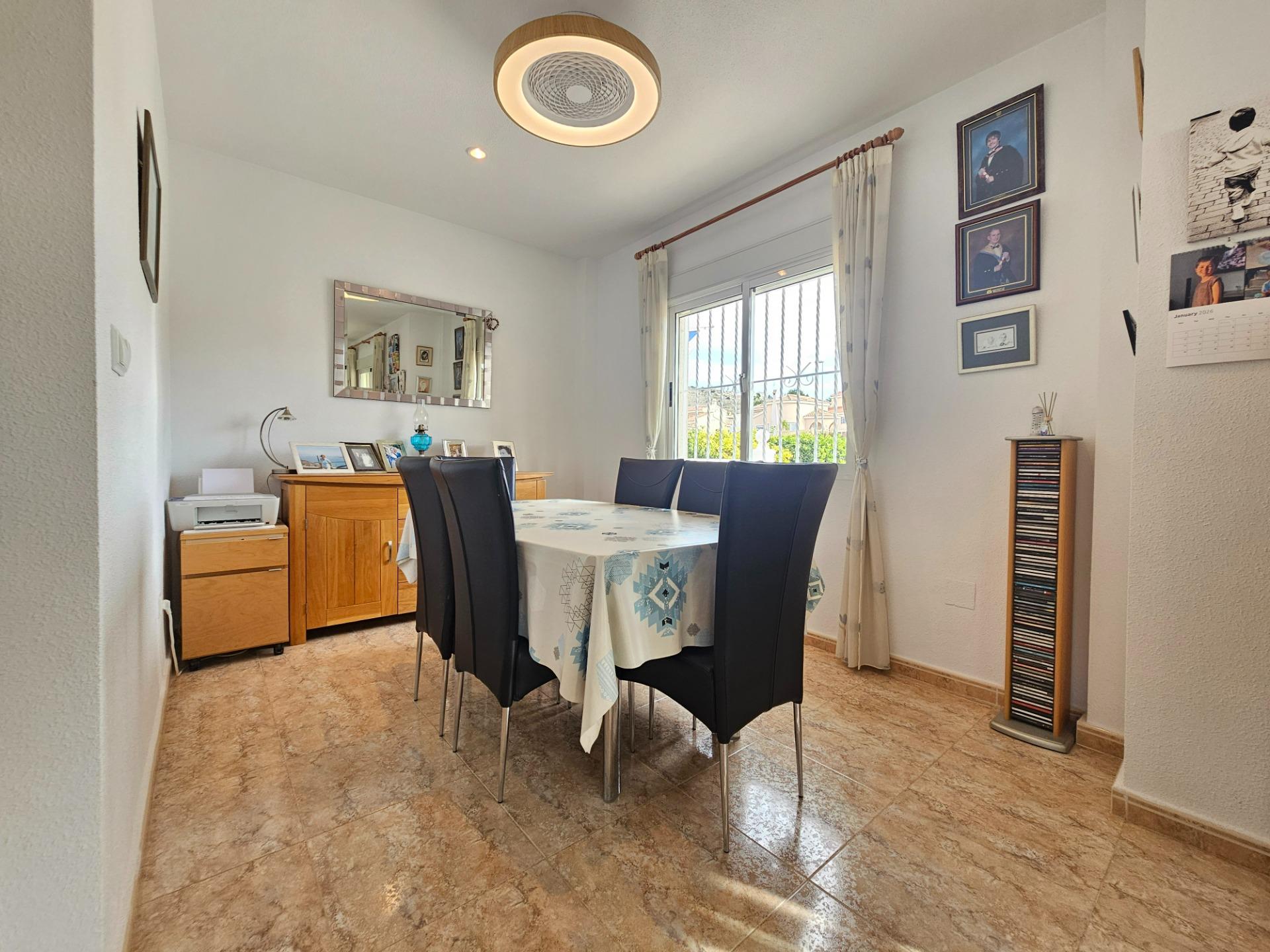 For sale - 3 Bedroom 2 Bathroom Villa in Benijofar - Benimar 3  - Alicante