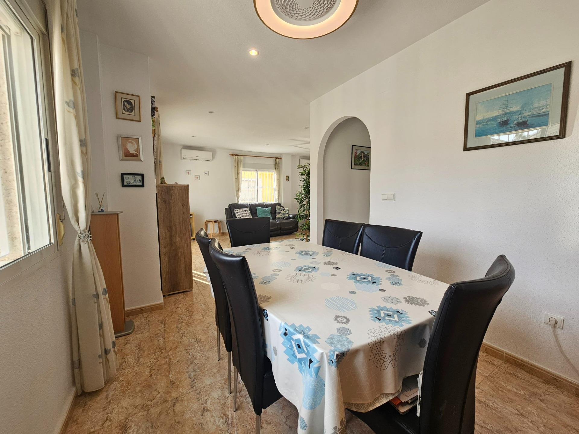 For sale - 3 Bedroom 2 Bathroom Villa in Benijofar - Benimar 3  - Alicante