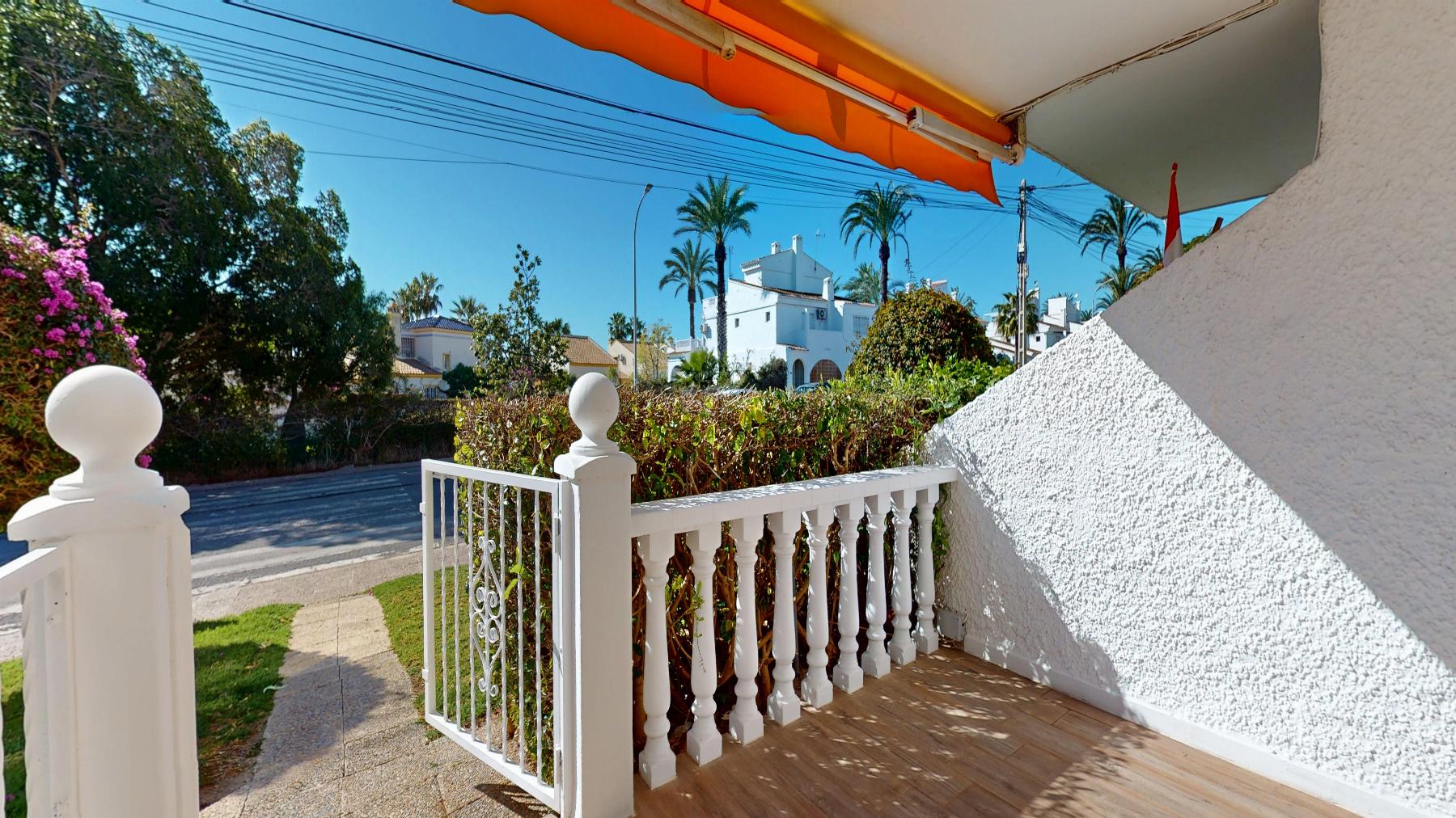 For sale - 2 Bedroom 1 Bathroom Bungalow in Orihuela Costa - Costa Blanca  - Alicante