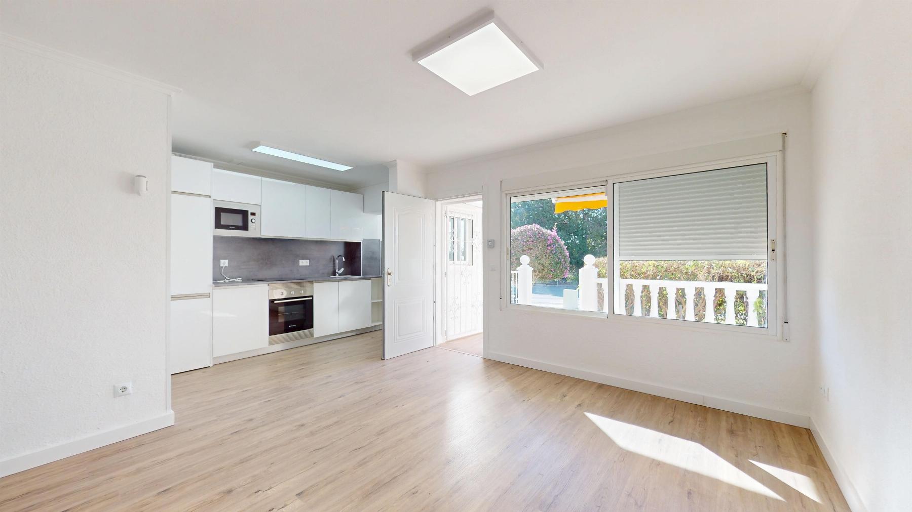 For sale - 2 Bedroom 1 Bathroom Bungalow in Orihuela Costa - Costa Blanca  - Alicante