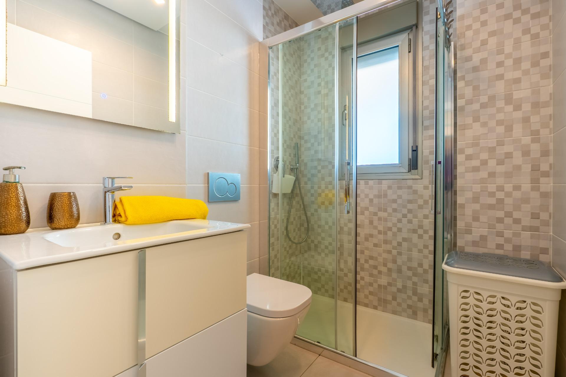 For sale - 3 Bedroom 2 Bathroom Apartment in Orihuela Costa - Los Dolses  - Alicante