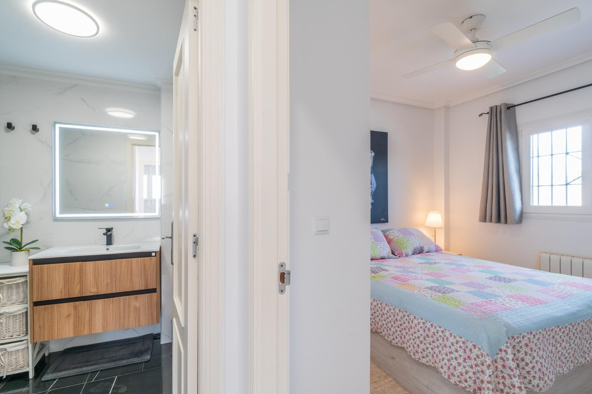 For sale - 3 Bedroom 2 Bathroom Town house in Playa Flamenca - Zeniamar-Horizonte-La Campana  - Alicante