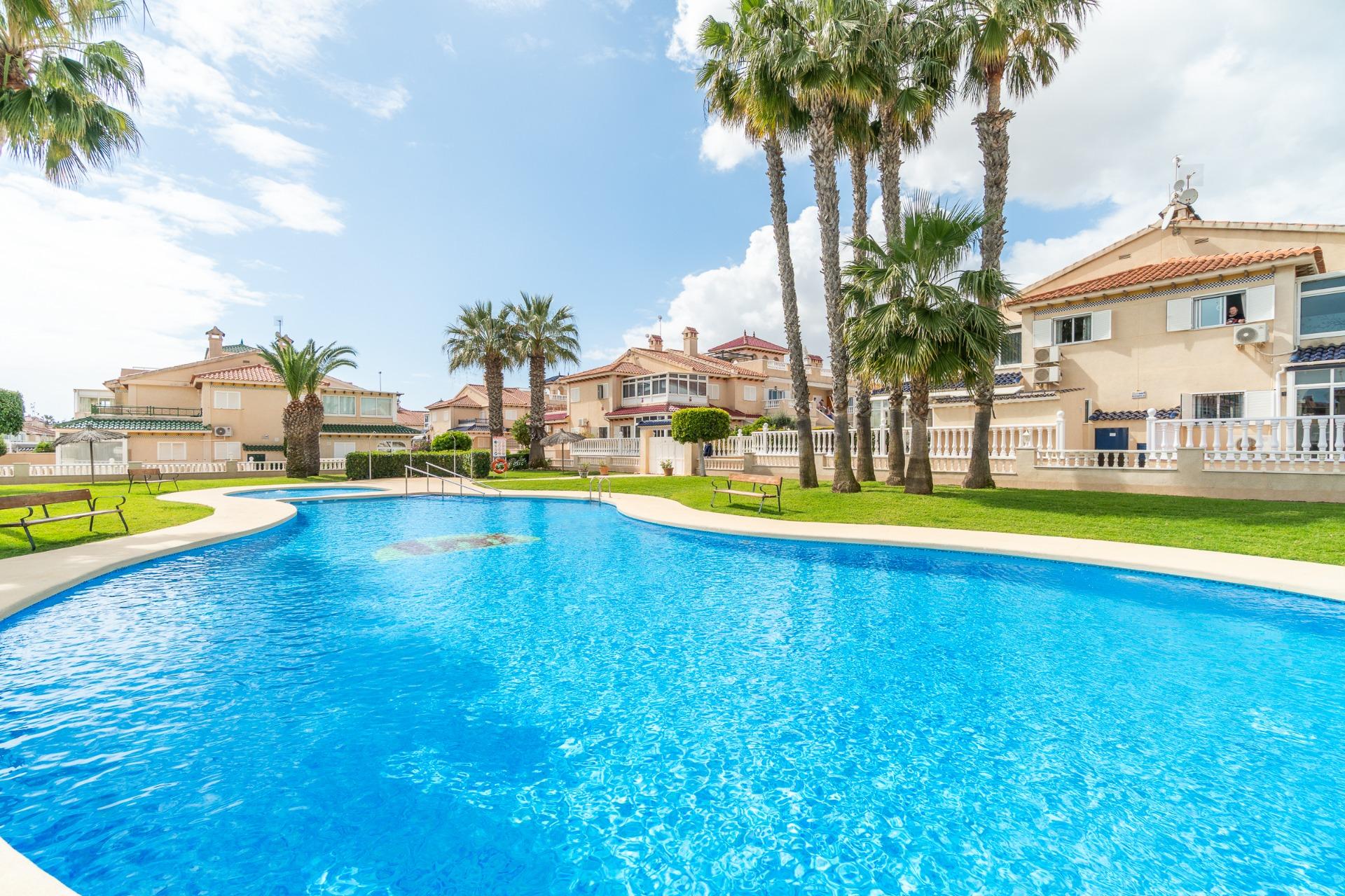 For sale - 3 Bedroom 2 Bathroom Town house in Playa Flamenca - Zeniamar-Horizonte-La Campana  - Alicante