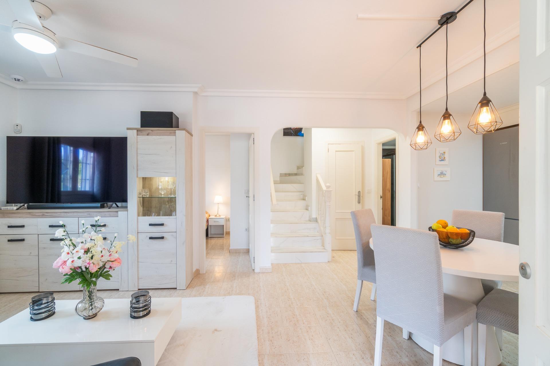 For sale - 3 Bedroom 2 Bathroom Town house in Playa Flamenca - Zeniamar-Horizonte-La Campana  - Alicante