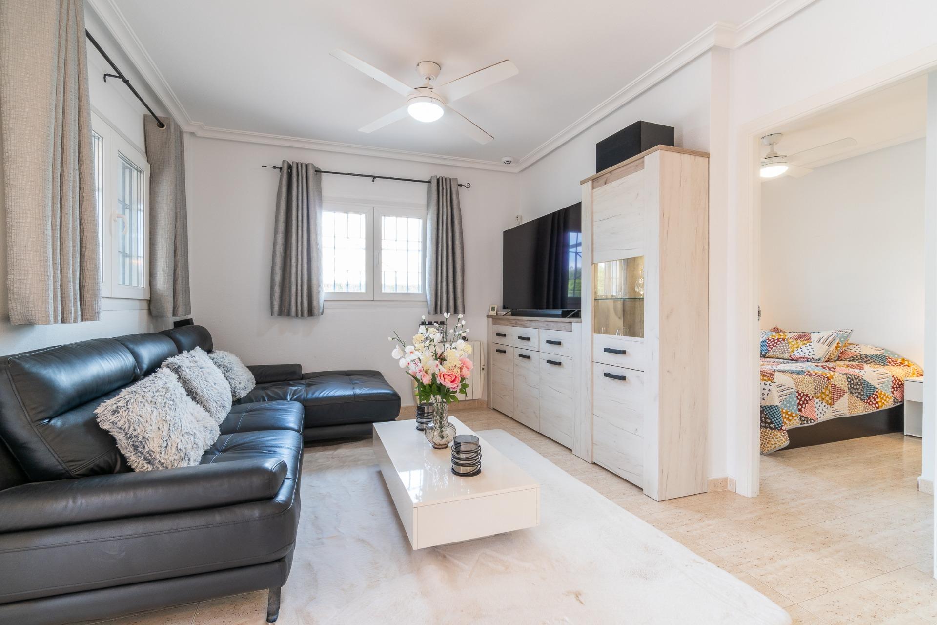 For sale - 3 Bedroom 2 Bathroom Town house in Playa Flamenca - Zeniamar-Horizonte-La Campana  - Alicante