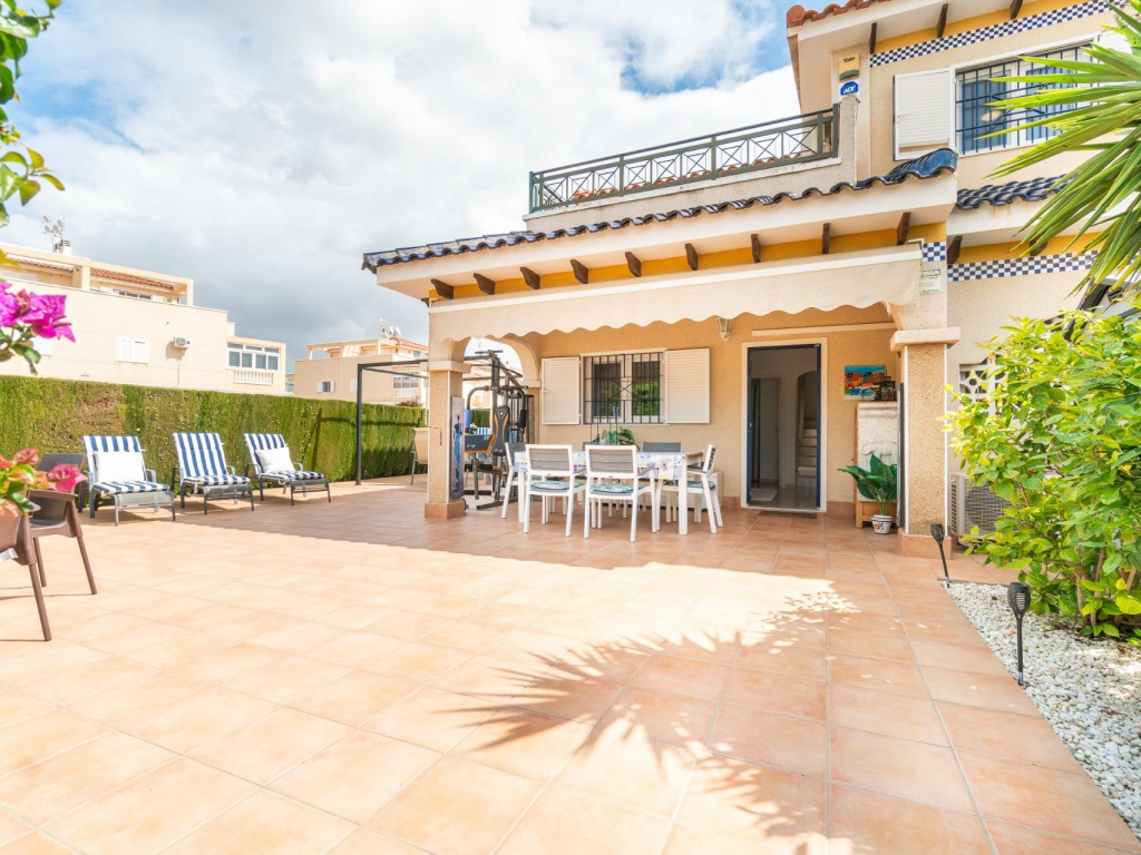 3 Bedroom 2 Bathroom Town house in Playa Flamenca