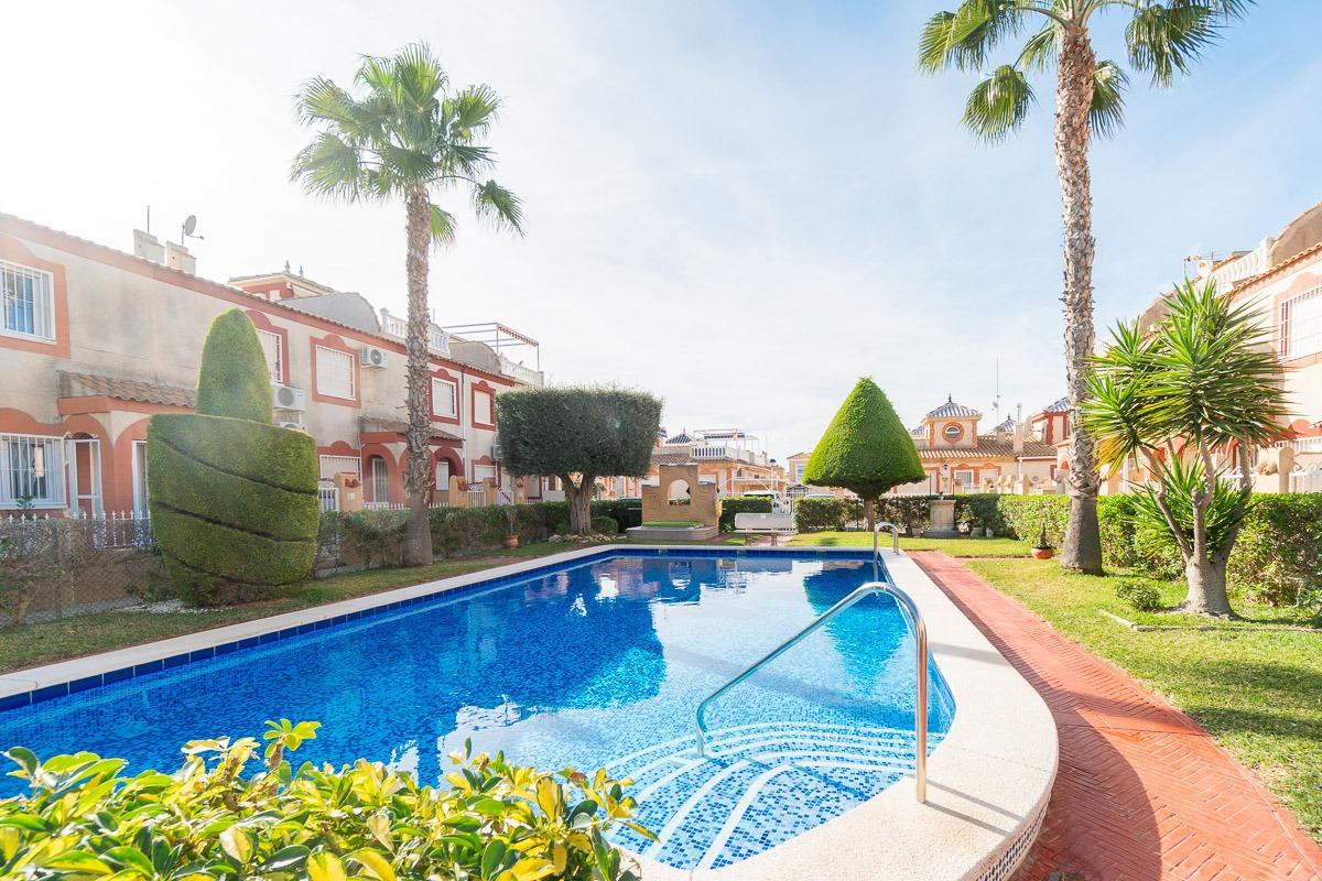 For sale - 2 Bedroom 1 Bathroom Townhouse in Playa Flamenca - Playa Flamenca  - Alicante