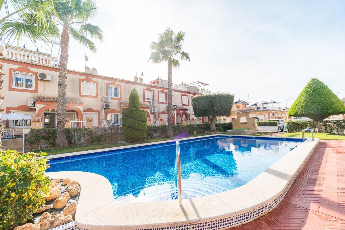 For sale - 2 Bedroom 1 Bathroom Townhouse in Playa Flamenca - Playa Flamenca  - Alicante