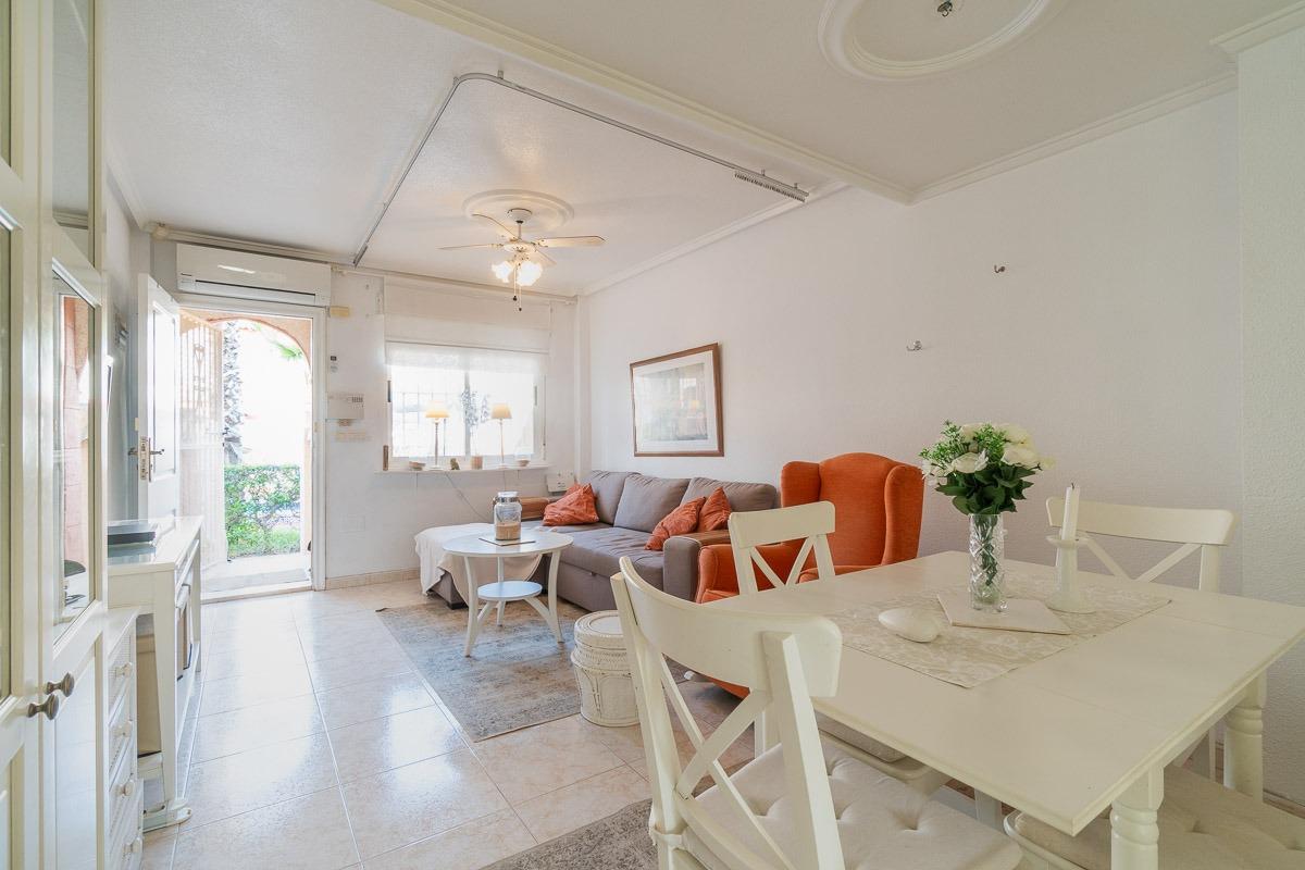 For sale - 2 Bedroom 1 Bathroom Townhouse in Playa Flamenca - Playa Flamenca  - Alicante