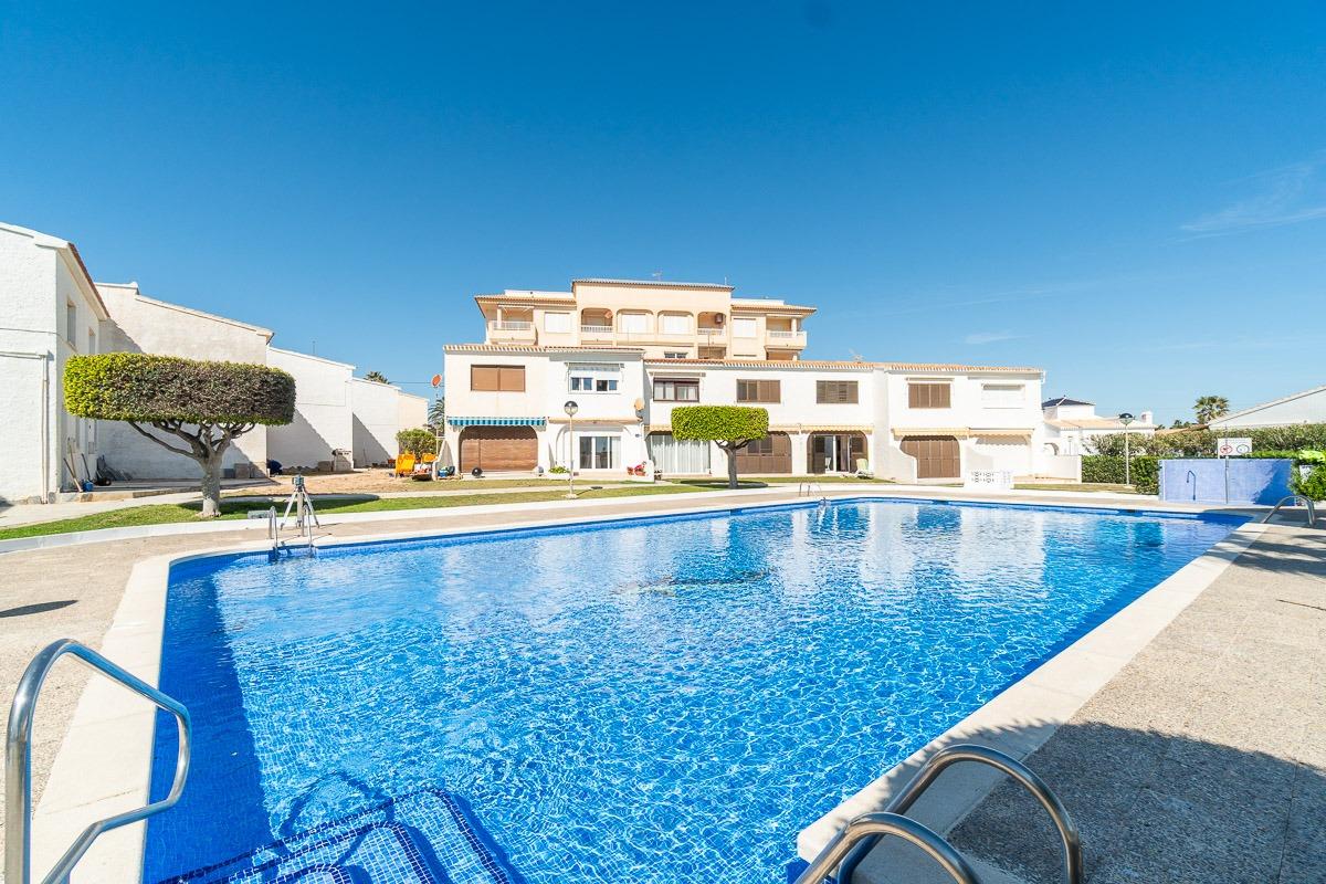 For sale - 2 Bedroom 1 Bathroom Townhouse in Playa Flamenca - Playa Flamenca  - Alicante