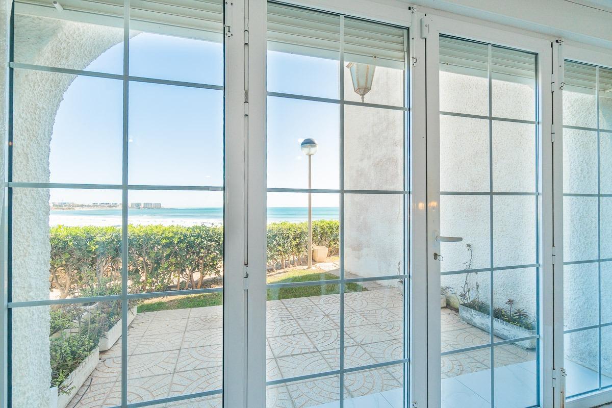 For sale - 2 Bedroom 1 Bathroom Townhouse in Playa Flamenca - Playa Flamenca  - Alicante