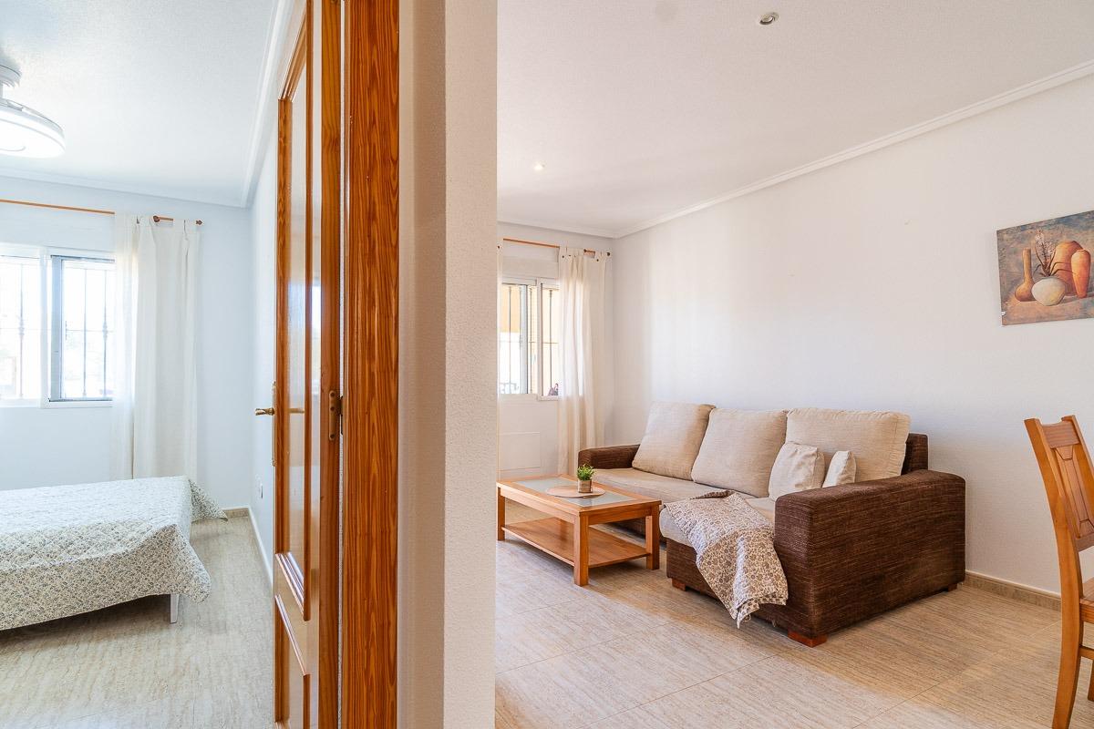 For sale - 2 Bedroom 1 Bathroom Ground floor apartment Villamartin - Villamartin  - Alicante