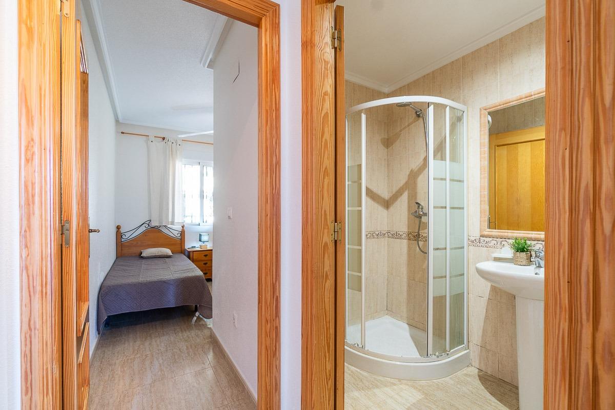 For sale - 2 Bedroom 1 Bathroom Ground floor apartment Villamartin - Villamartin  - Alicante