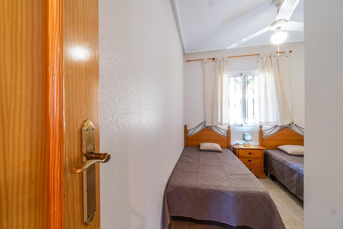 For sale - 2 Bedroom 1 Bathroom Ground floor apartment Villamartin - Villamartin  - Alicante