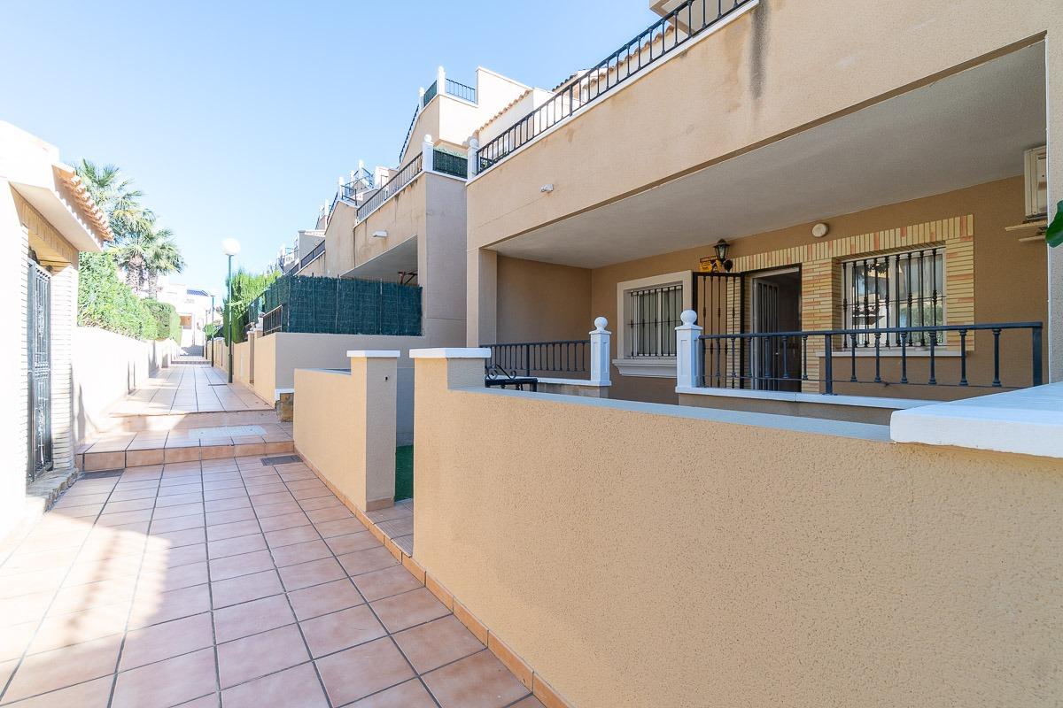For sale - 2 Bedroom 1 Bathroom Ground floor apartment Villamartin - Villamartin  - Alicante
