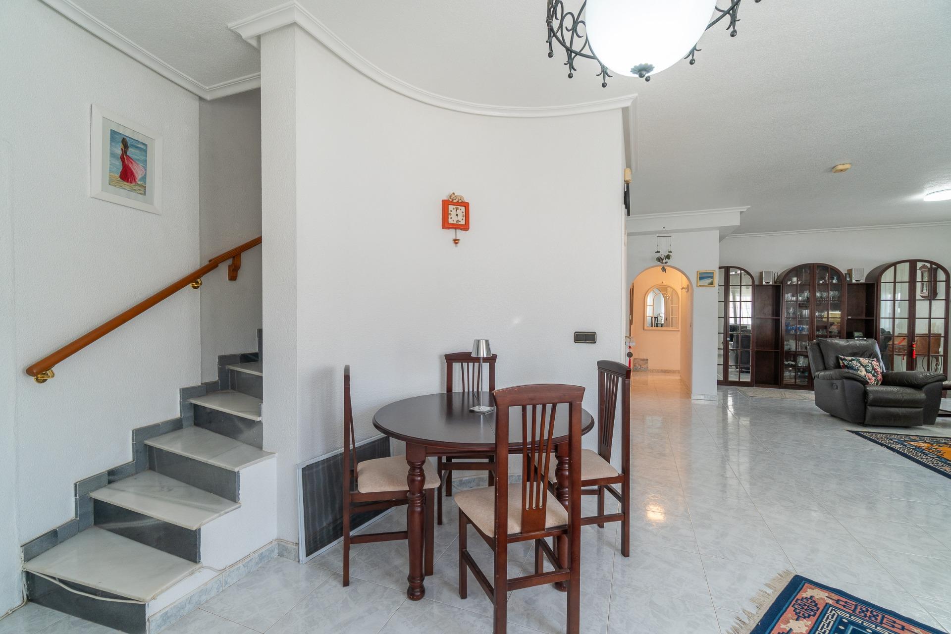 For sale - 3 Bedroom 2 Bathroom Villa in Playa Flamenca - Playa Flamenca - Alicante