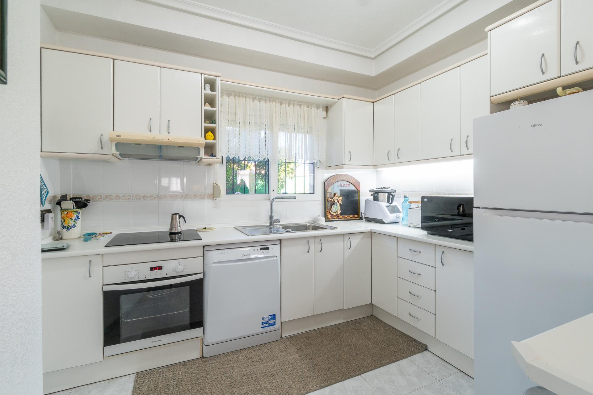 For sale - 3 Bedroom 2 Bathroom Villa in Playa Flamenca - Playa Flamenca - Alicante