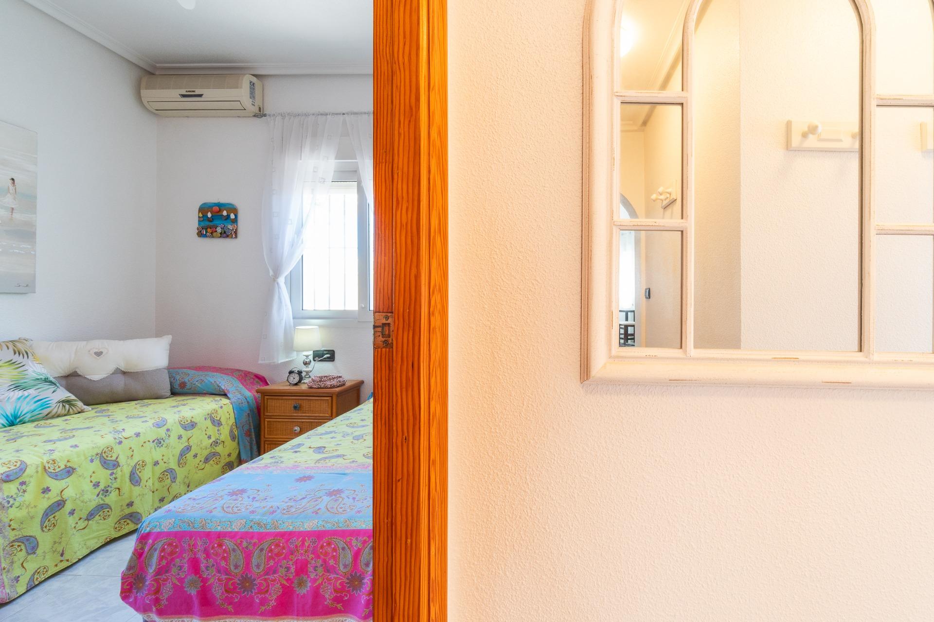 For sale - 3 Bedroom 2 Bathroom Villa in Playa Flamenca - Playa Flamenca - Alicante