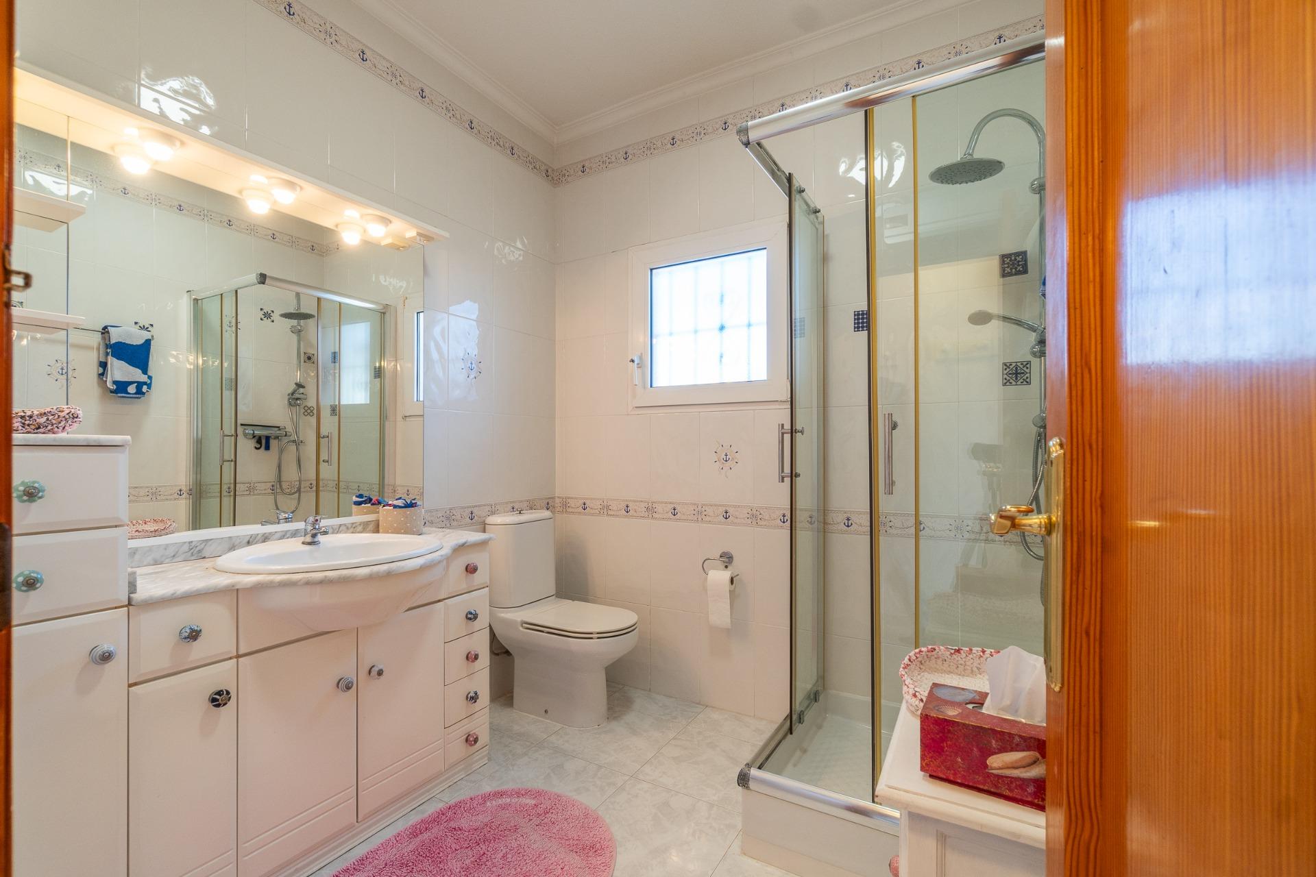 For sale - 3 Bedroom 2 Bathroom Villa in Playa Flamenca - Playa Flamenca - Alicante