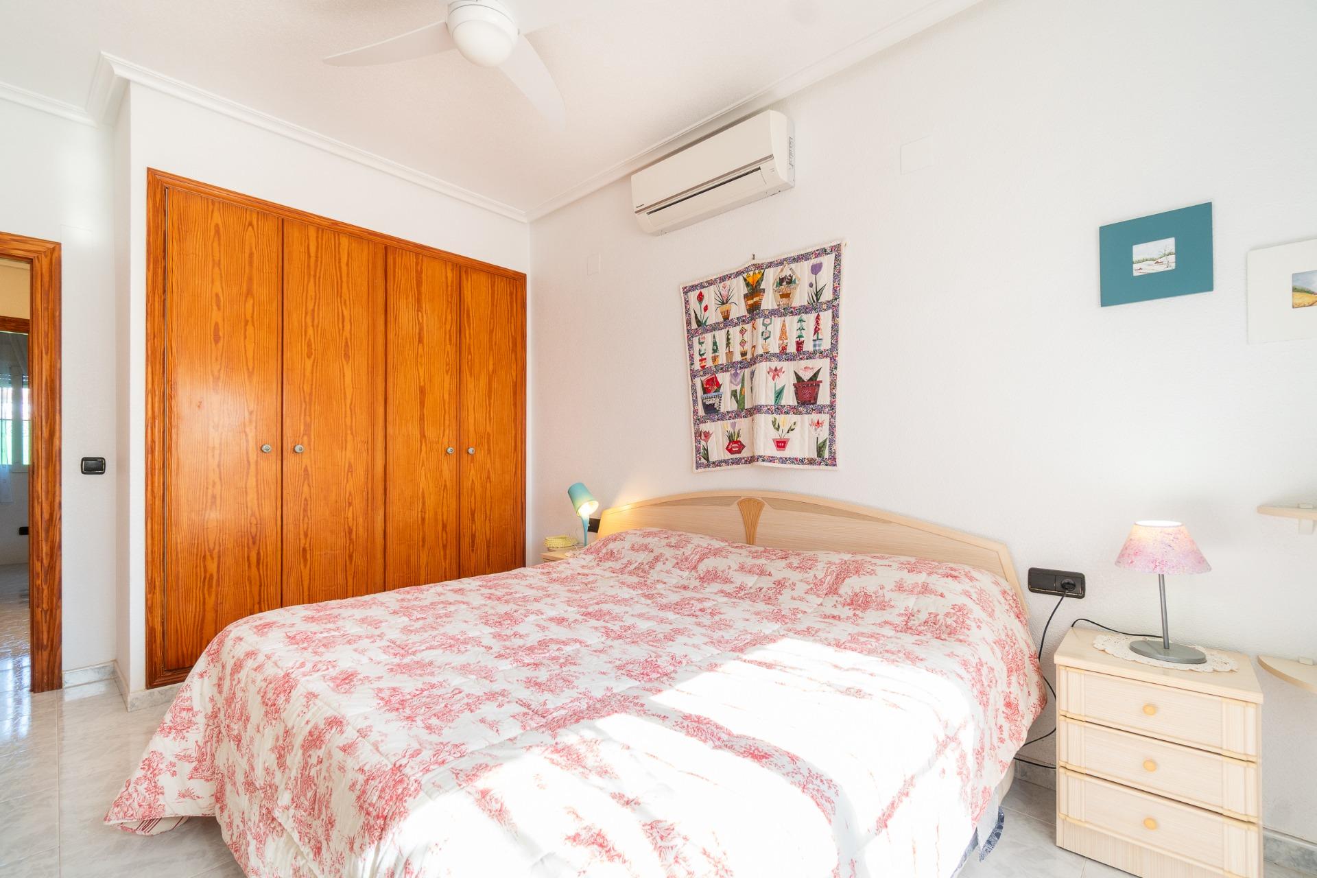 For sale - 3 Bedroom 2 Bathroom Villa in Playa Flamenca - Playa Flamenca - Alicante