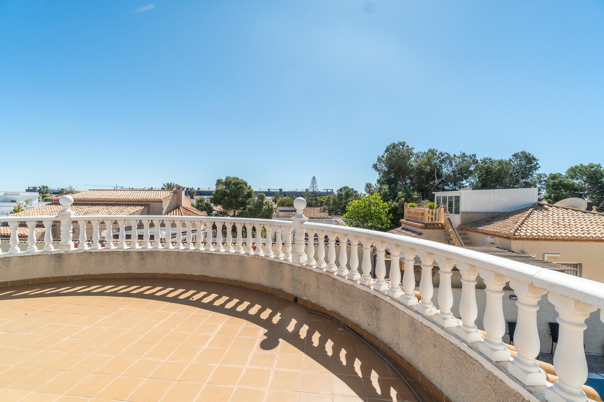 For sale - 3 Bedroom 2 Bathroom Villa in Playa Flamenca - Playa Flamenca - Alicante