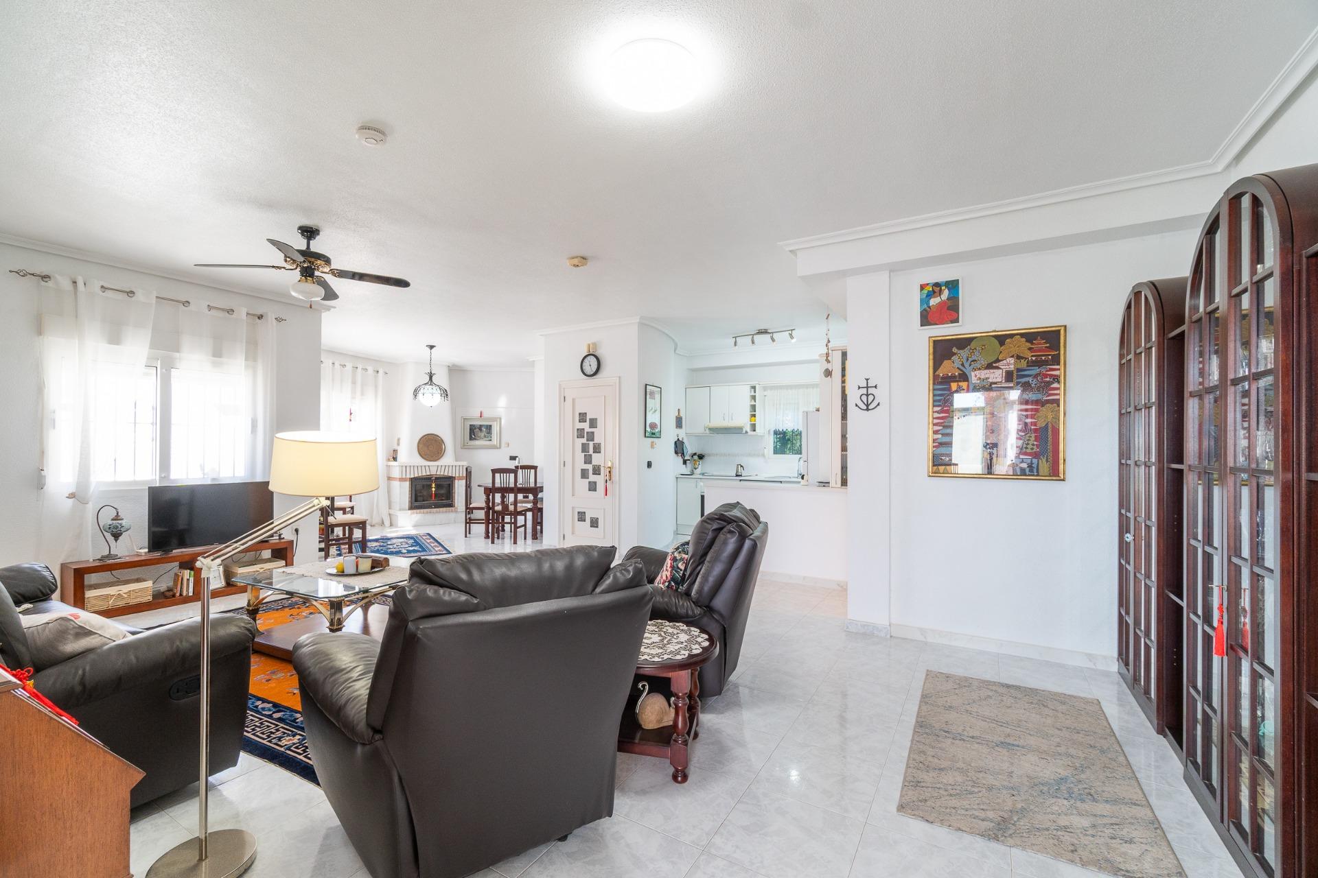 For sale - 3 Bedroom 2 Bathroom Villa in Playa Flamenca - Playa Flamenca - Alicante