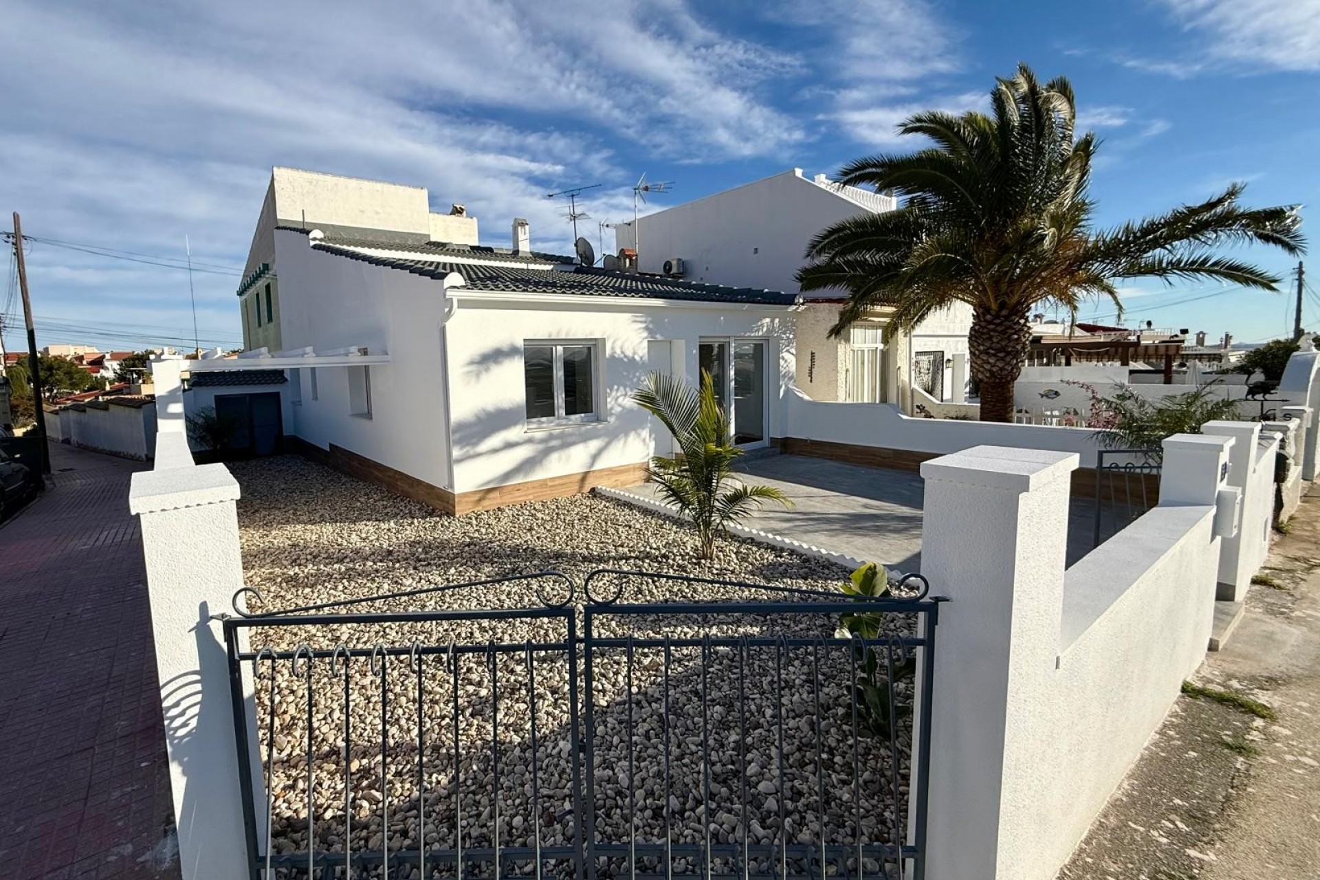 For sale - 3 Bedroom 1 Bathroom Semi-Detached in Ciudad Quesada - Rojales  - Alicante