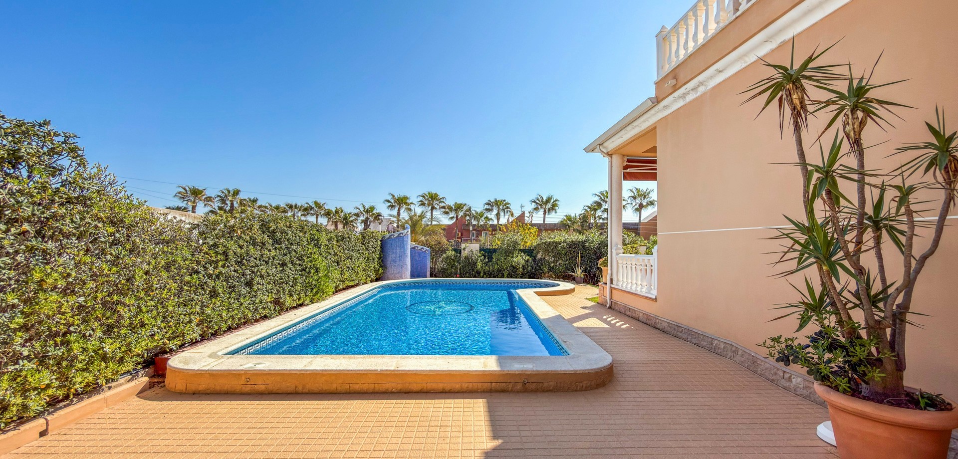 For sale - 5 Bedroom 6 Bathroom Detached Villa in Torrevieja - Torrelamata - La Mata  - Costa Blanca (Alicante)