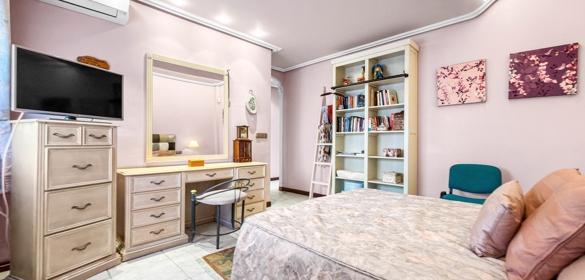 For sale - 5 Bedroom 6 Bathroom Detached Villa in Torrevieja - Torrelamata - La Mata  - Costa Blanca (Alicante)