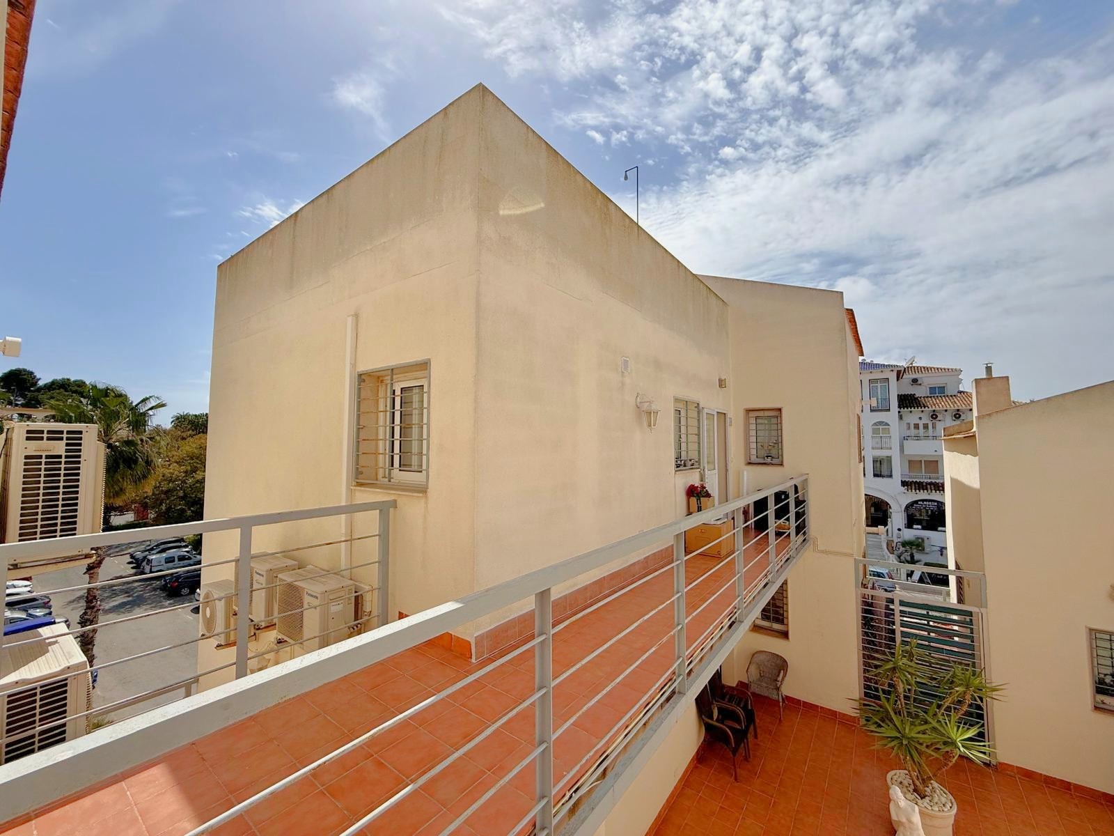 For sale - 2 Bedroom 1 Bathroom Penthouse in Villamartin - Villamartín  - Alicante