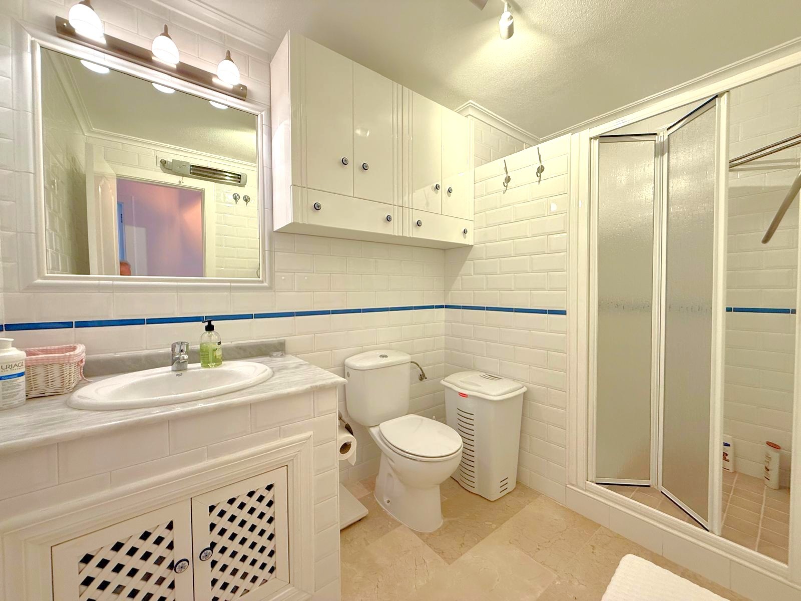 For sale - 3 Bedroom 3 Bathroom Townhouse in Villamartin - Villamartín  - Alicante