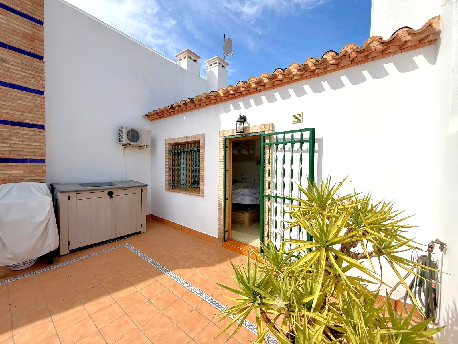 For sale - 3 Bedroom 3 Bathroom Townhouse in Villamartin - Villamartín  - Alicante